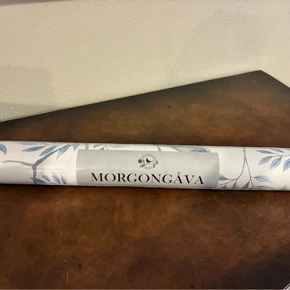 Street Prints Crossbill Light Blue Branches Wallpaper - Picture 3 of 4